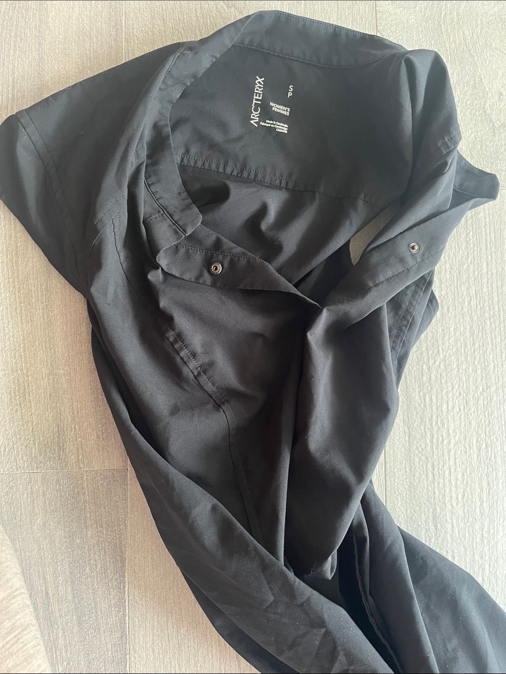 Arc'teryx Black Cap-Sleeve Midi Dress